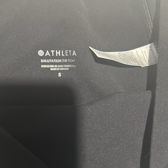 Athleta workout or athleisure outfit - Picture 5 of 5